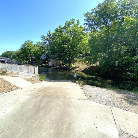 F Lakefront! Remodeled, Sleeps 4, Boat Slip, Patio, Wifi, Cable, Pool 오사지비치 외부 사진