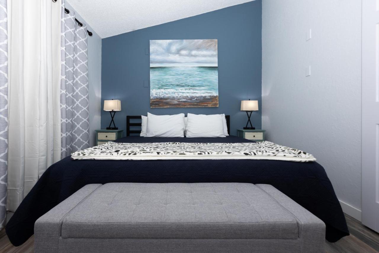 F Lakefront! Remodeled, Sleeps 4, Boat Slip, Patio, Wifi, Cable, Pool 오사지비치 외부 사진