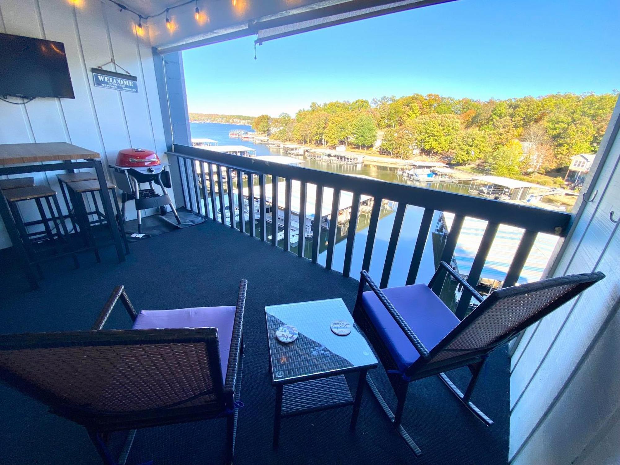 F Lakefront! Remodeled, Sleeps 4, Boat Slip, Patio, Wifi, Cable, Pool 오사지비치 외부 사진